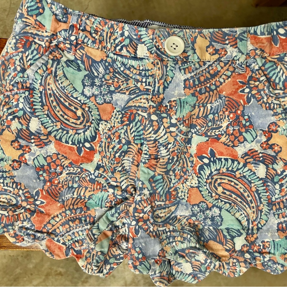 Scalloped shorts for girls (Crown & Ivy), size 10